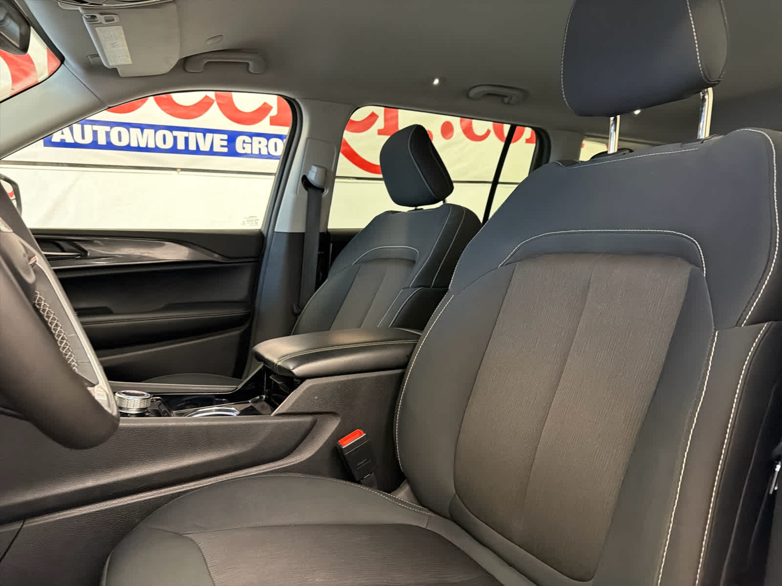 2022 Jeep Grand Cherokee L Laredo