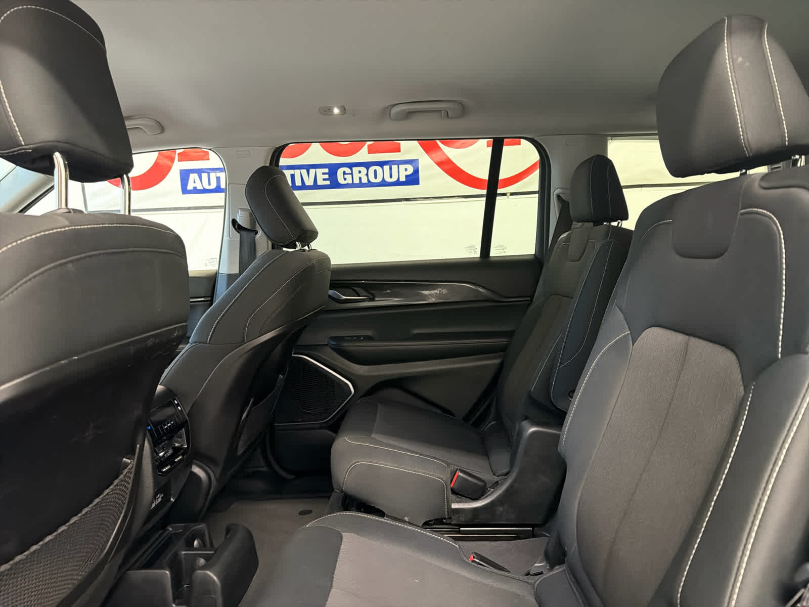 2022 Jeep Grand Cherokee L Laredo