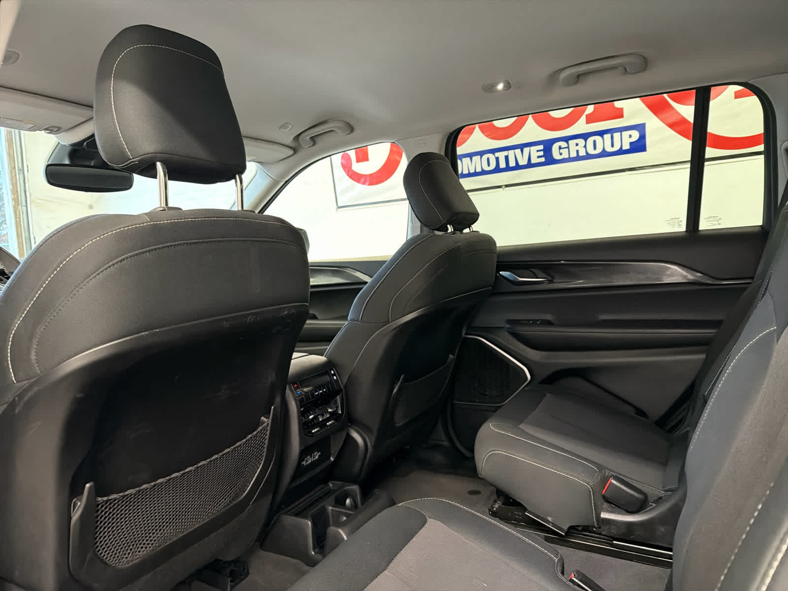 2022 Jeep Grand Cherokee L Laredo