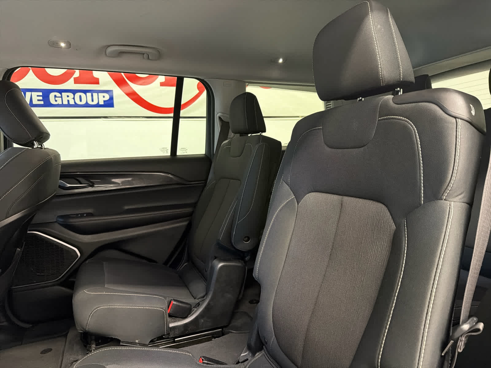 2022 Jeep Grand Cherokee L Laredo