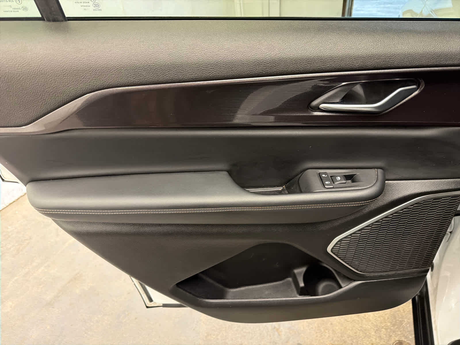 2022 Jeep Grand Cherokee L Laredo