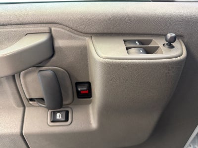 2023 Chevrolet Express Passenger 3500 1LS
