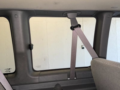 2023 Chevrolet Express Passenger 3500 1LS