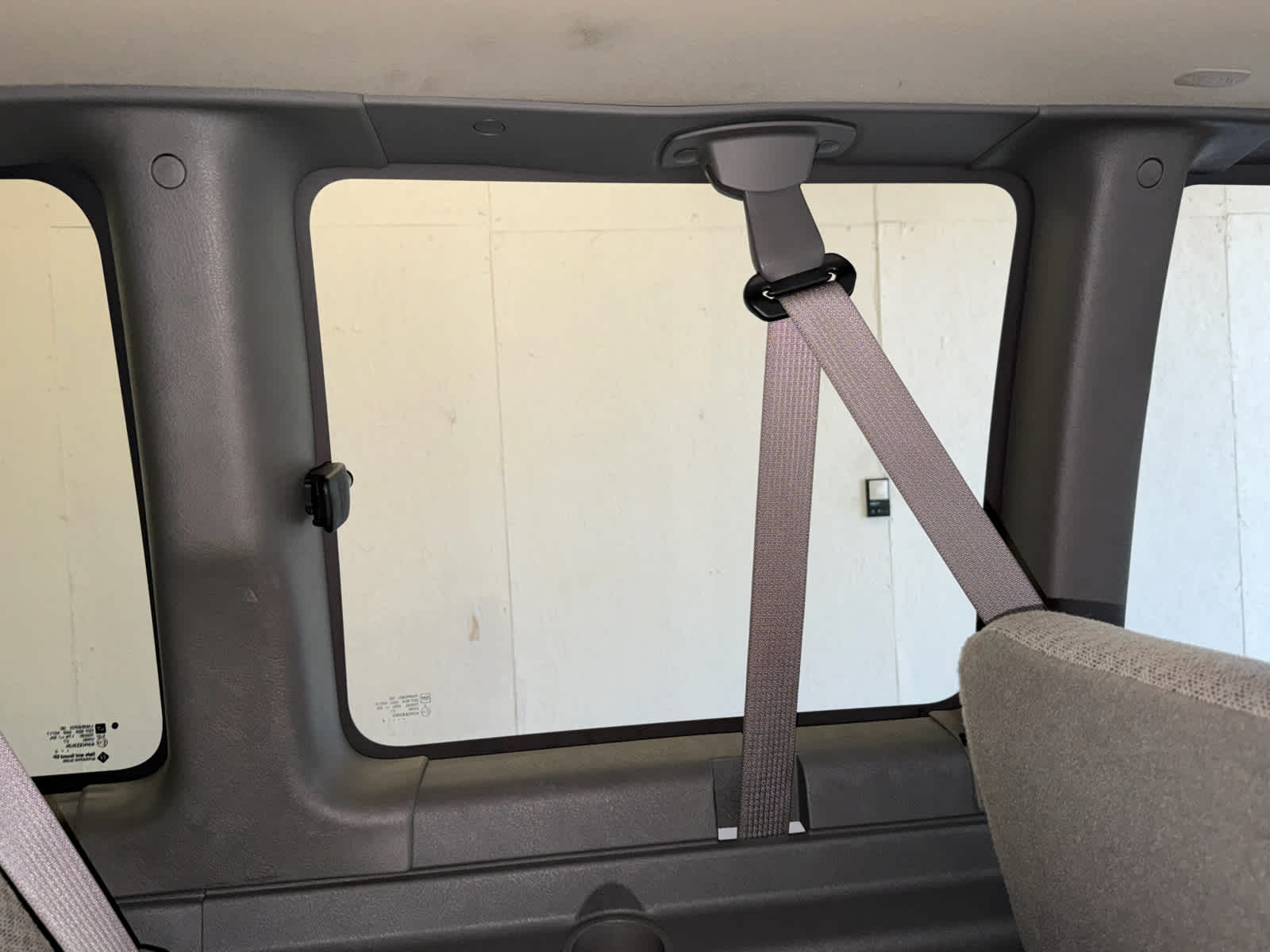 2023 Chevrolet Express Passenger 3500 1LS