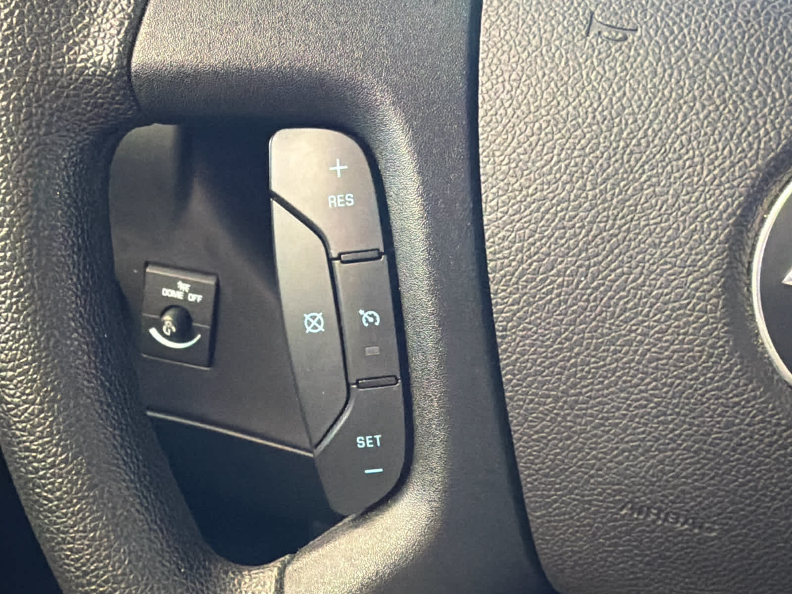 2023 Chevrolet Express Passenger 3500 1LS