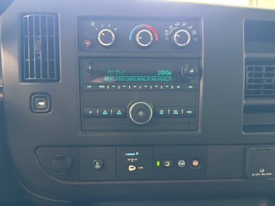 2023 Chevrolet Express Passenger 3500 1LS