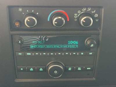 2023 Chevrolet Express Passenger 3500 1LS