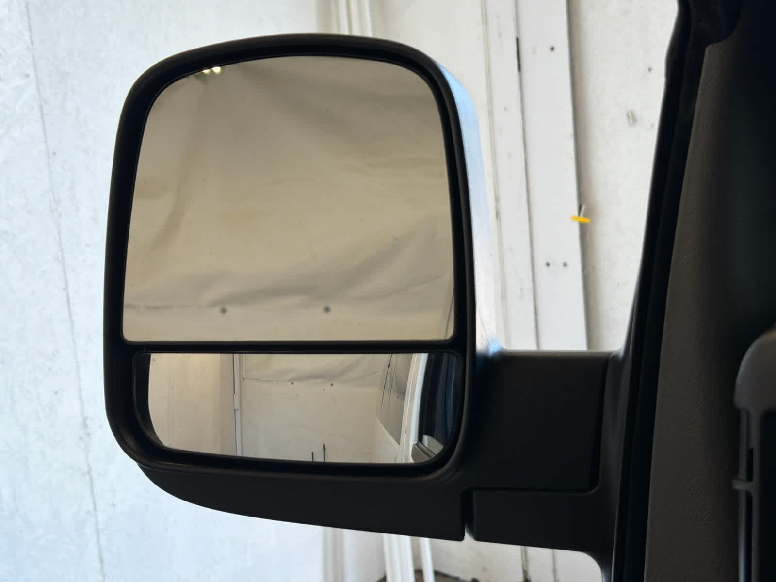 2023 Chevrolet Express Passenger 3500 1LS