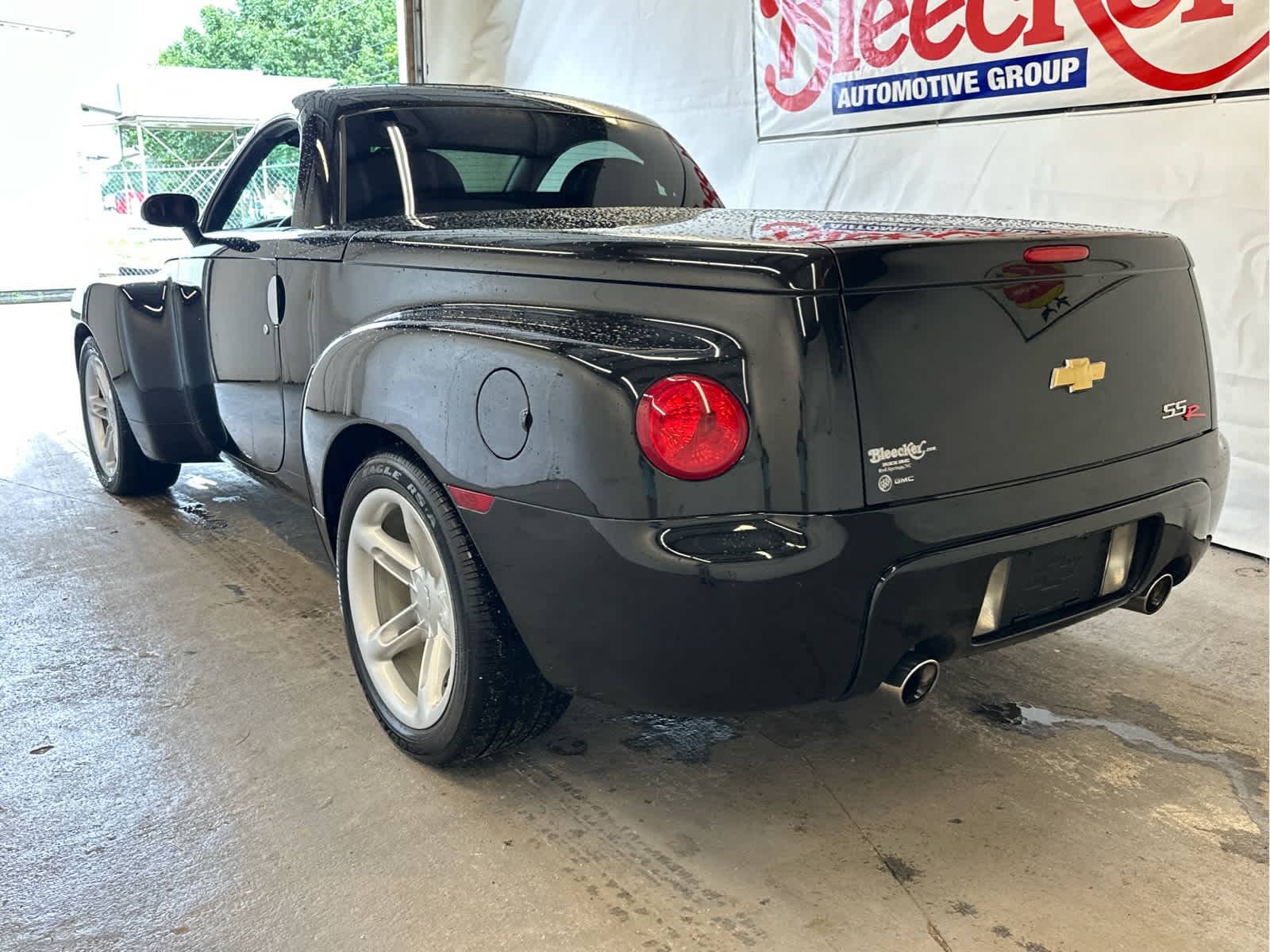 2004 Chevrolet SSR LS
