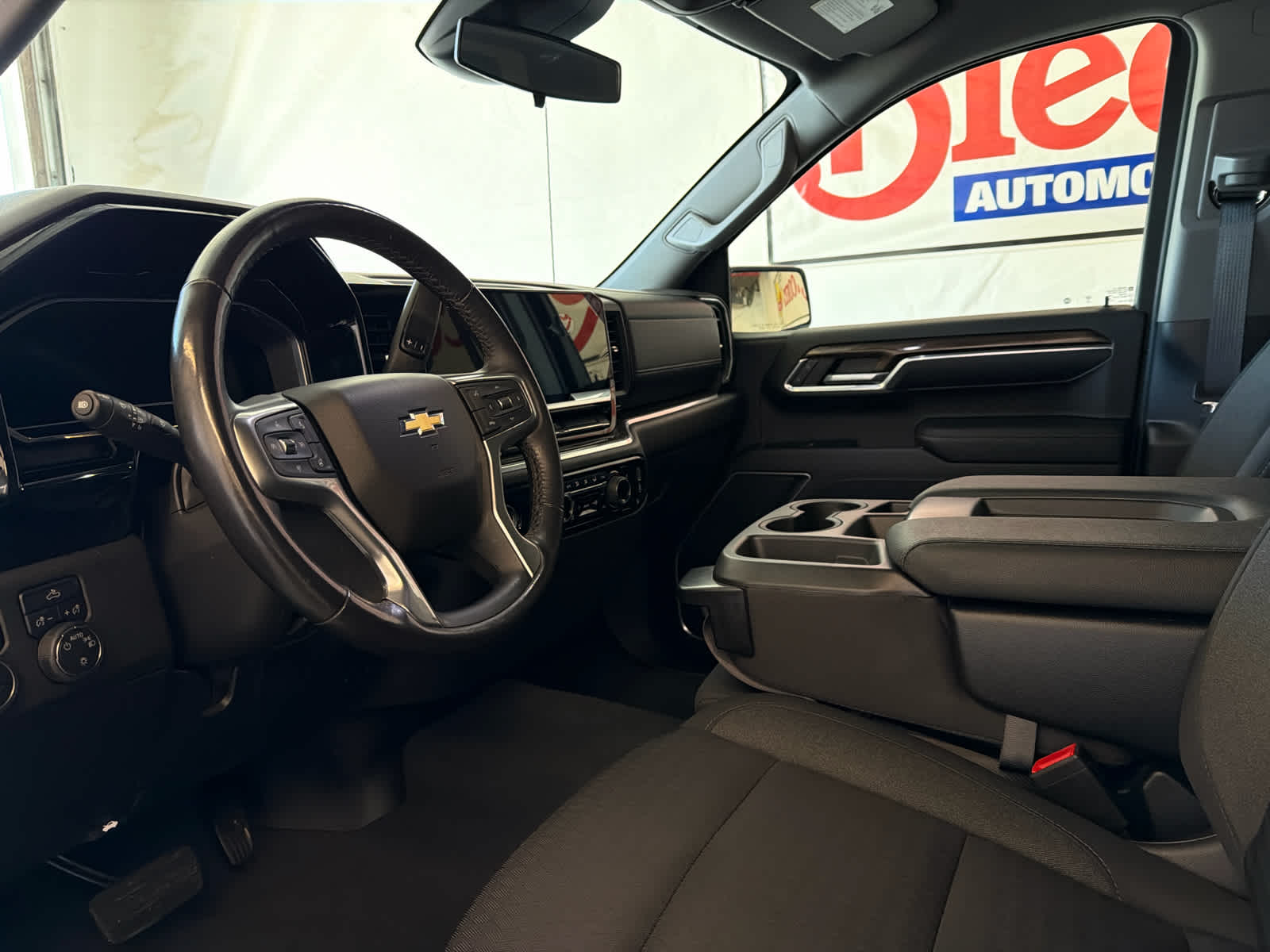 2022 Chevrolet Silverado 1500 LT (2FL)