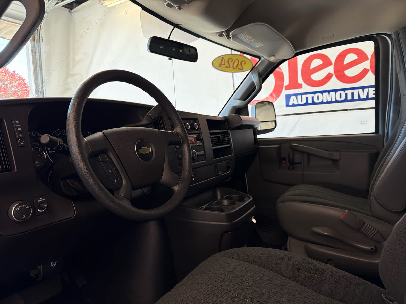 2024 Chevrolet Express Cargo 2500 WT