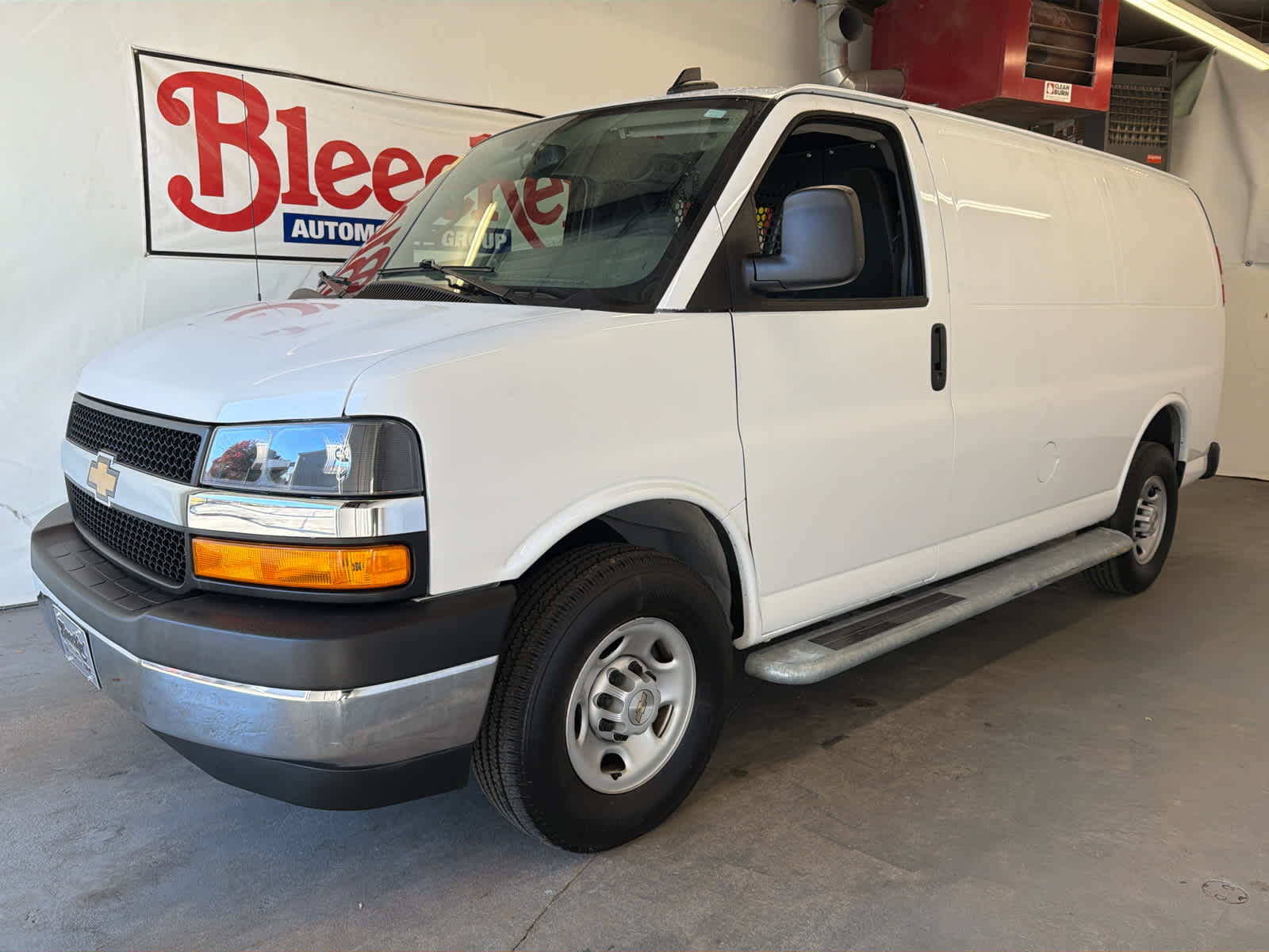 2024 Chevrolet Express Cargo 2500 WT