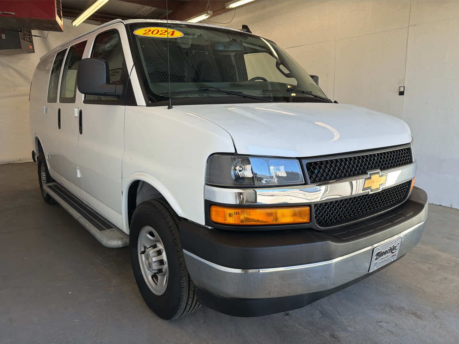 2024 Chevrolet Express Cargo 2500 WT
