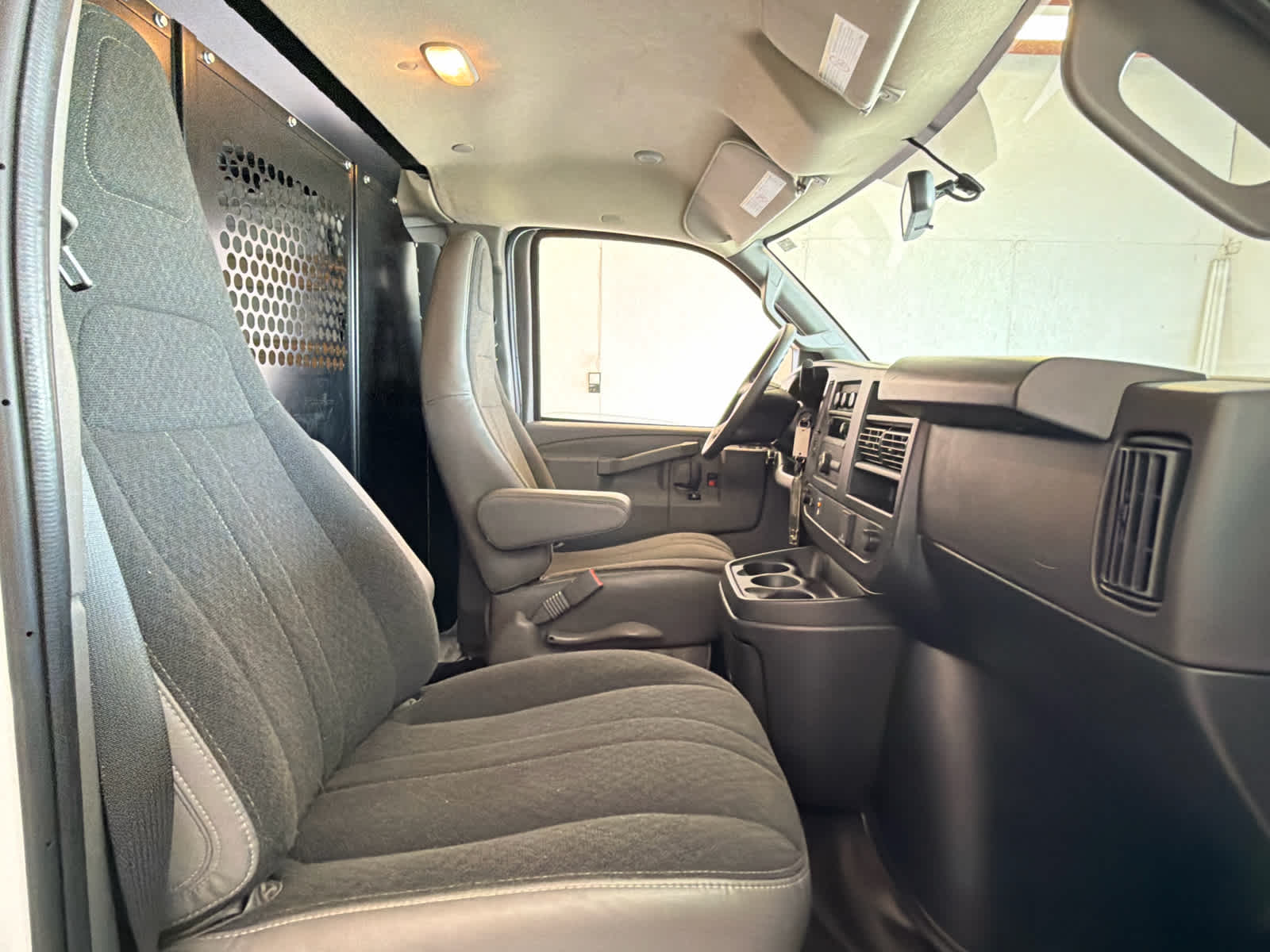 2024 Chevrolet Express Cargo 2500 WT