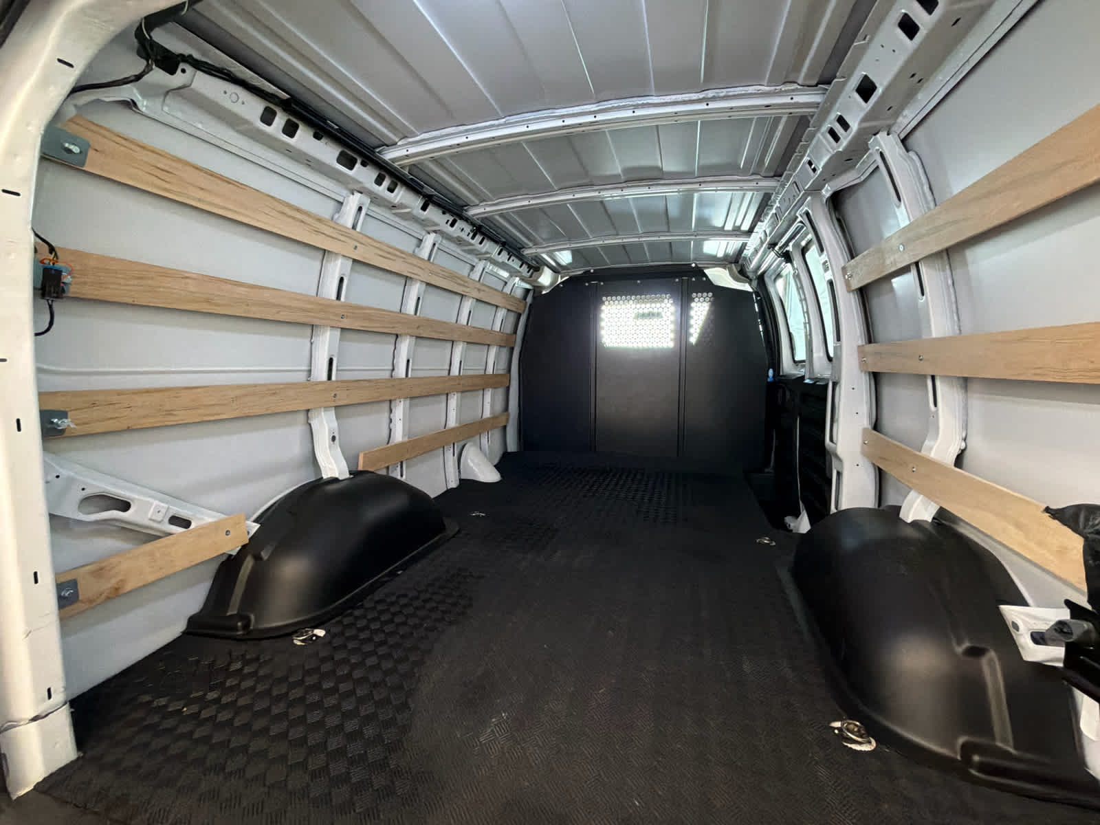 2024 Chevrolet Express Cargo 2500 WT