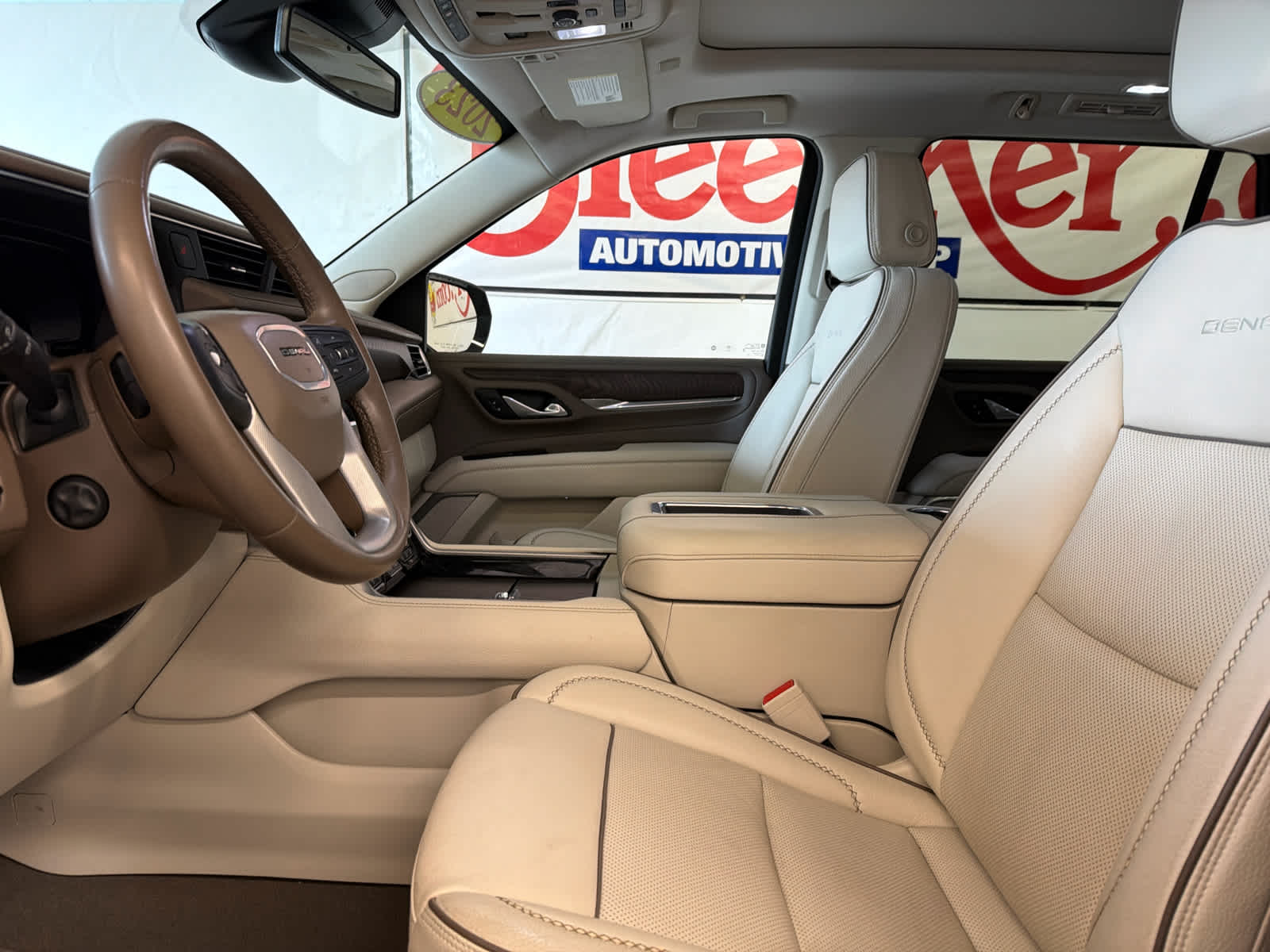 2023 GMC Yukon Denali