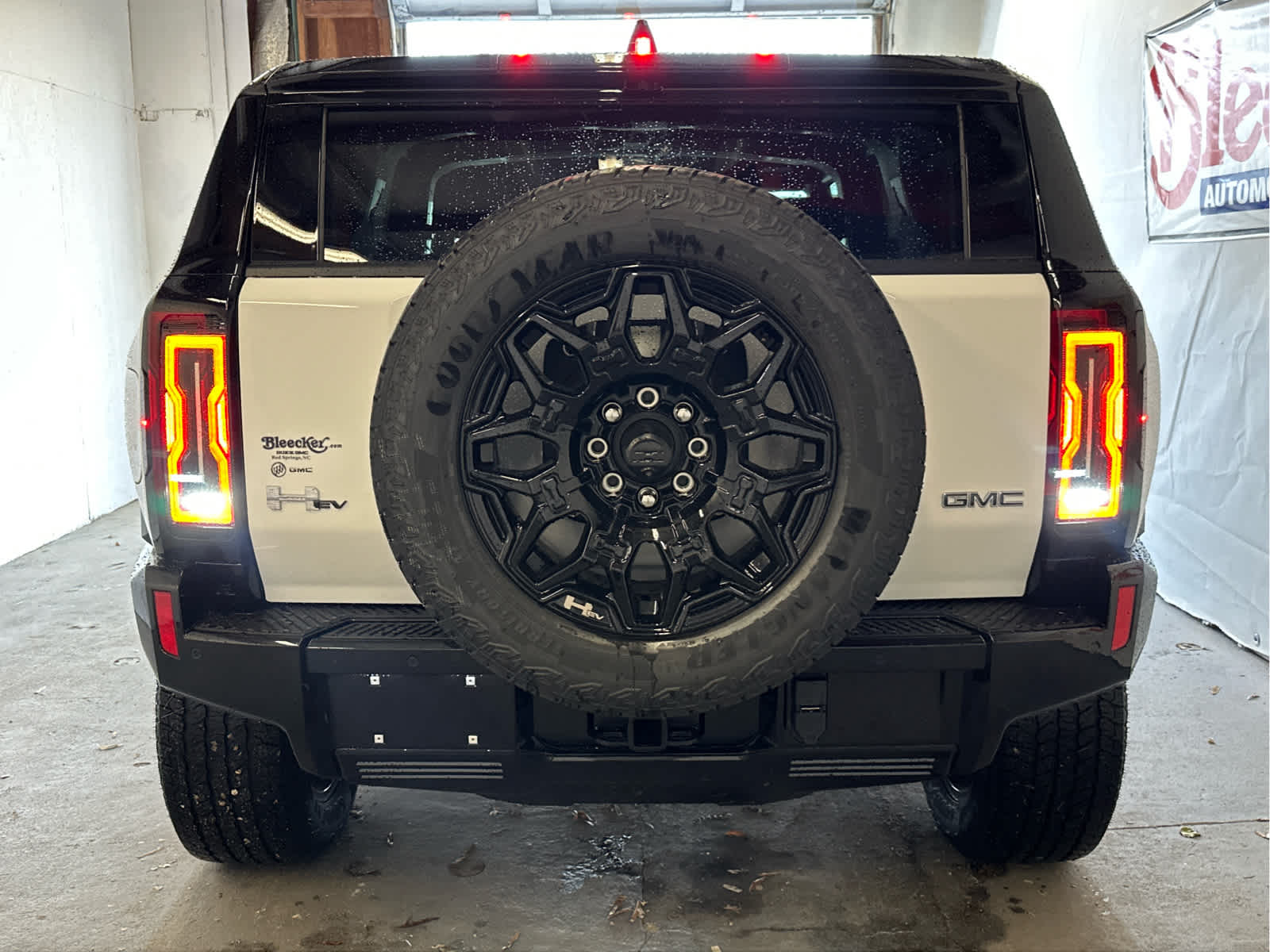 2025 GMC HUMMER EV SUV 2X