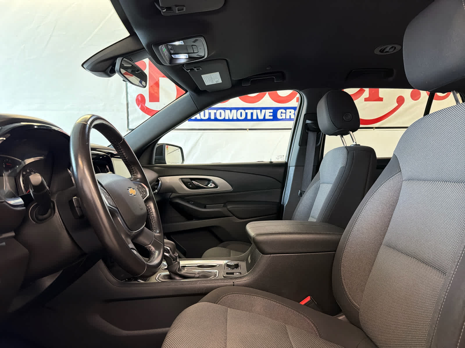 2022 Chevrolet Traverse LT Cloth