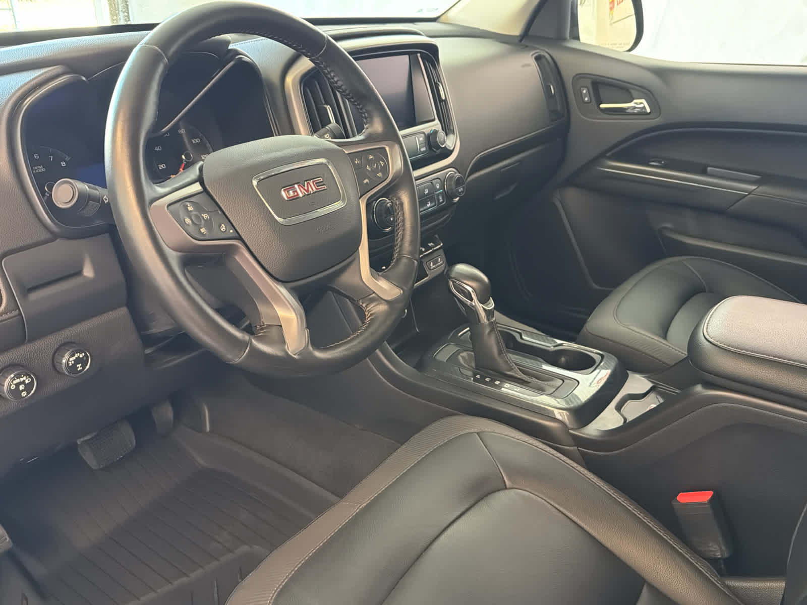2022 GMC Canyon AT4 - Leather