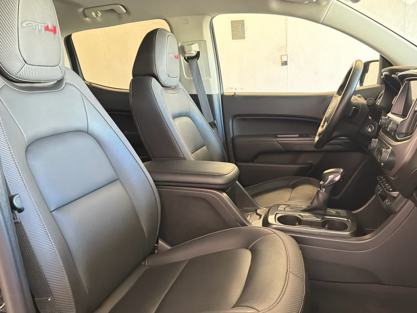 2022 GMC Canyon AT4 - Leather