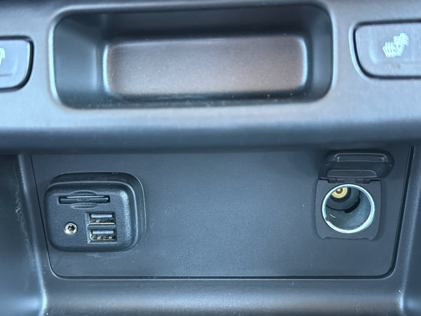 2022 GMC Canyon AT4 - Leather