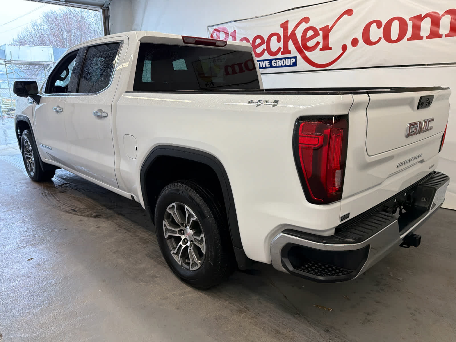 2025 GMC Sierra 1500 SLT
