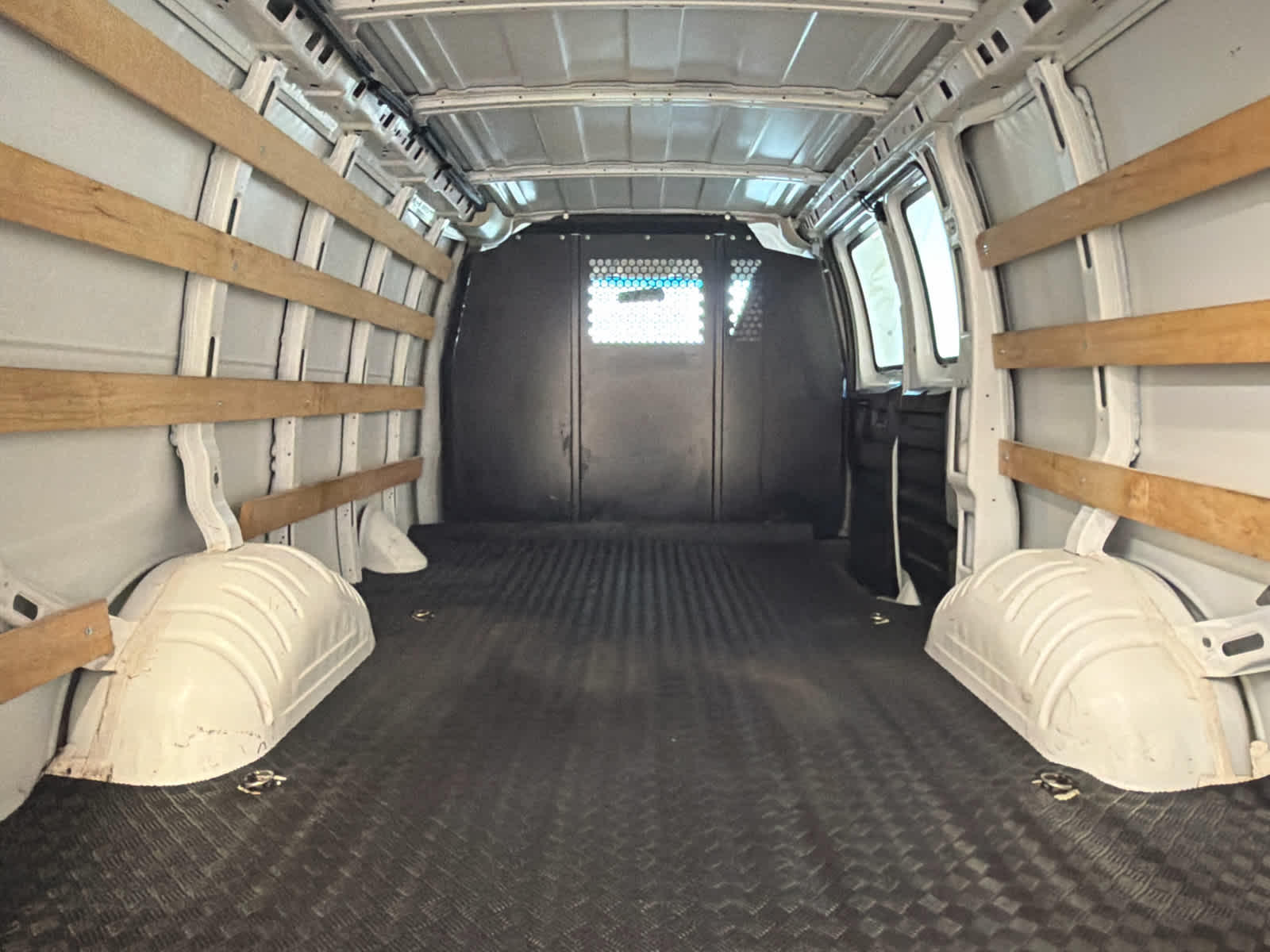 2024 GMC Savana Cargo 2500 Work Van