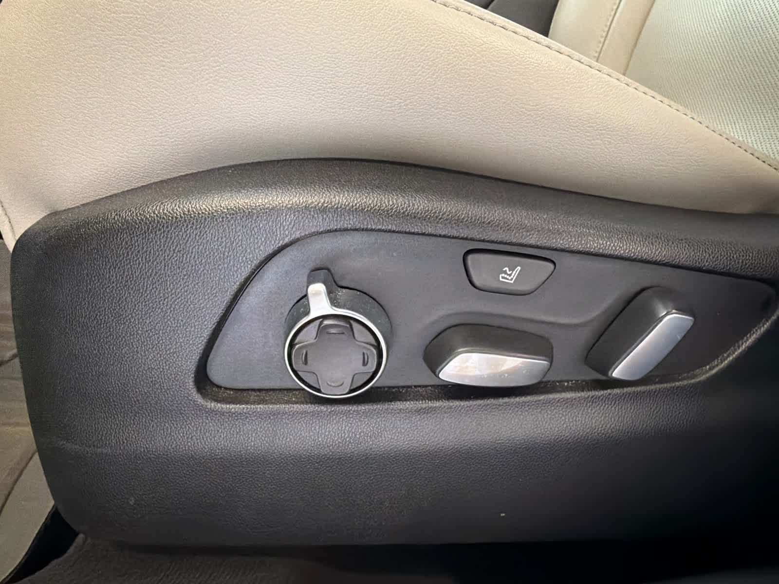 2021 Cadillac XT4 Premium Luxury