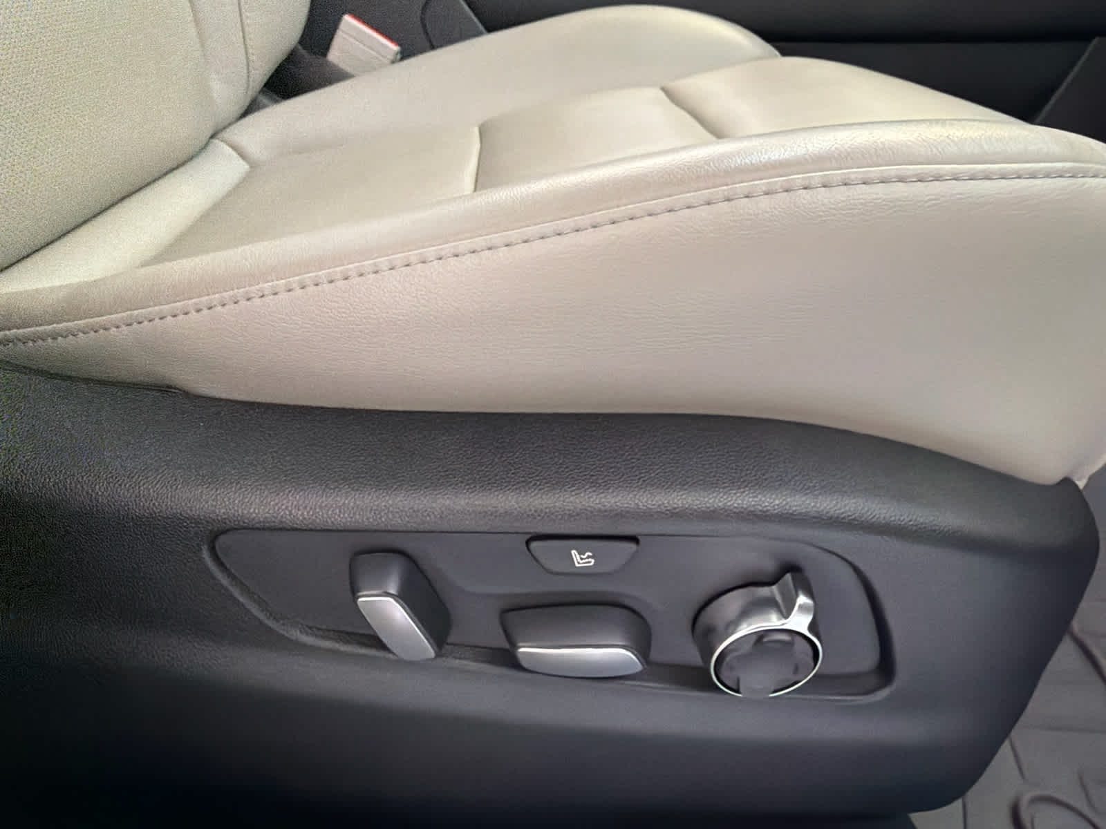 2021 Cadillac XT4 Premium Luxury