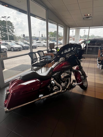 2016 HARLEY-DAVIDSON FLHXS STREET GL Base