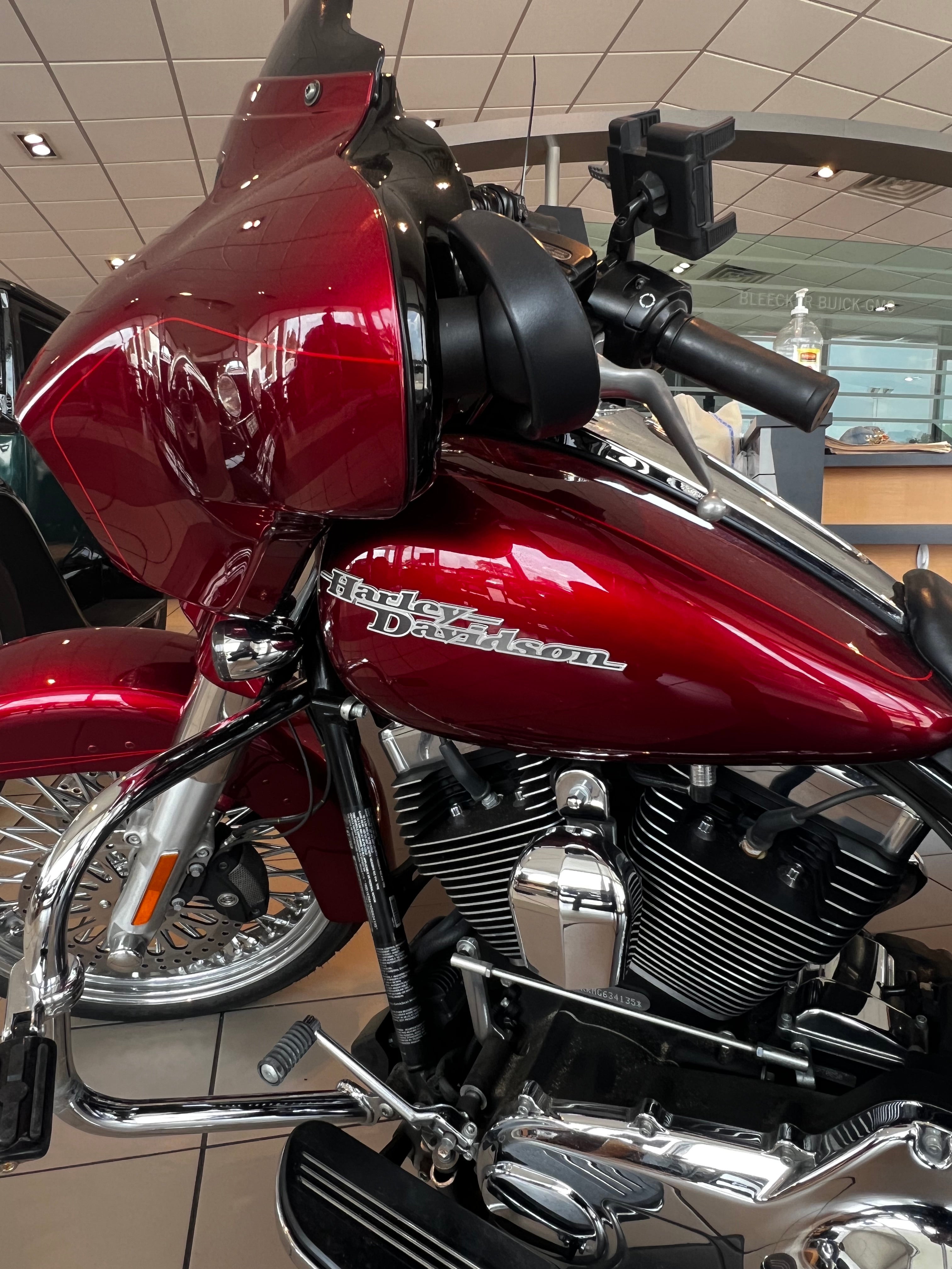 2016 HARLEY-DAVIDSON FLHXS STREET GL Base