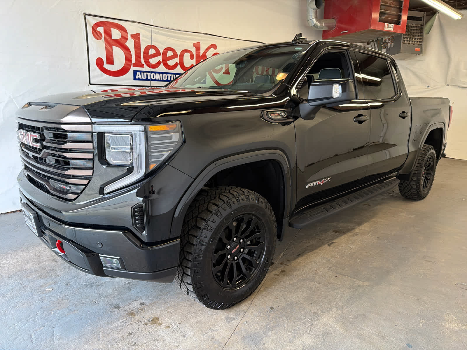 2023 GMC Sierra 1500 AT4X