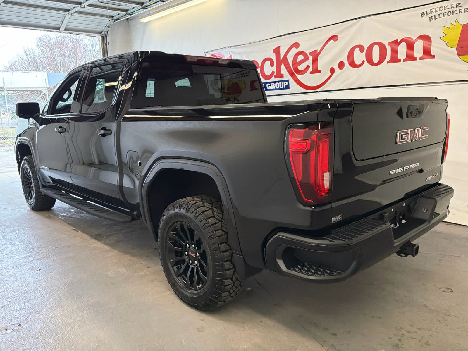 2023 GMC Sierra 1500 AT4X