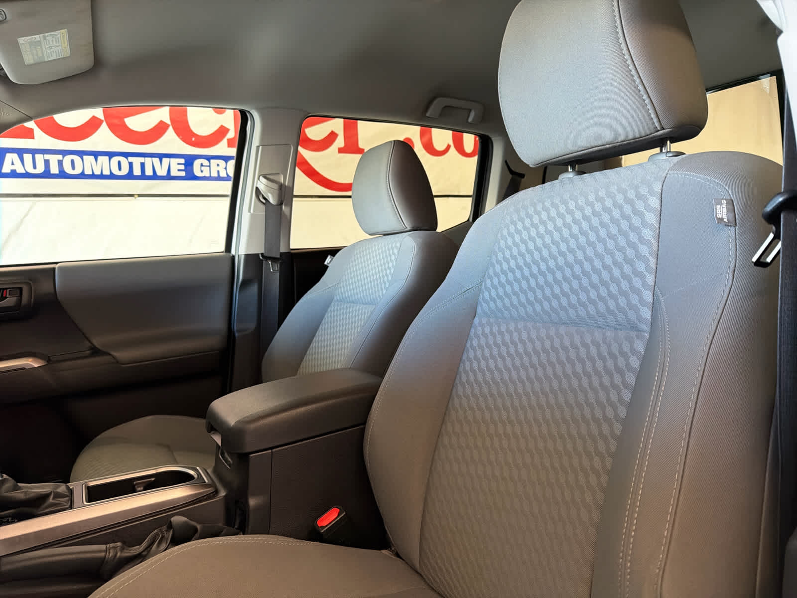 2022 Toyota Tacoma 2WD SR5