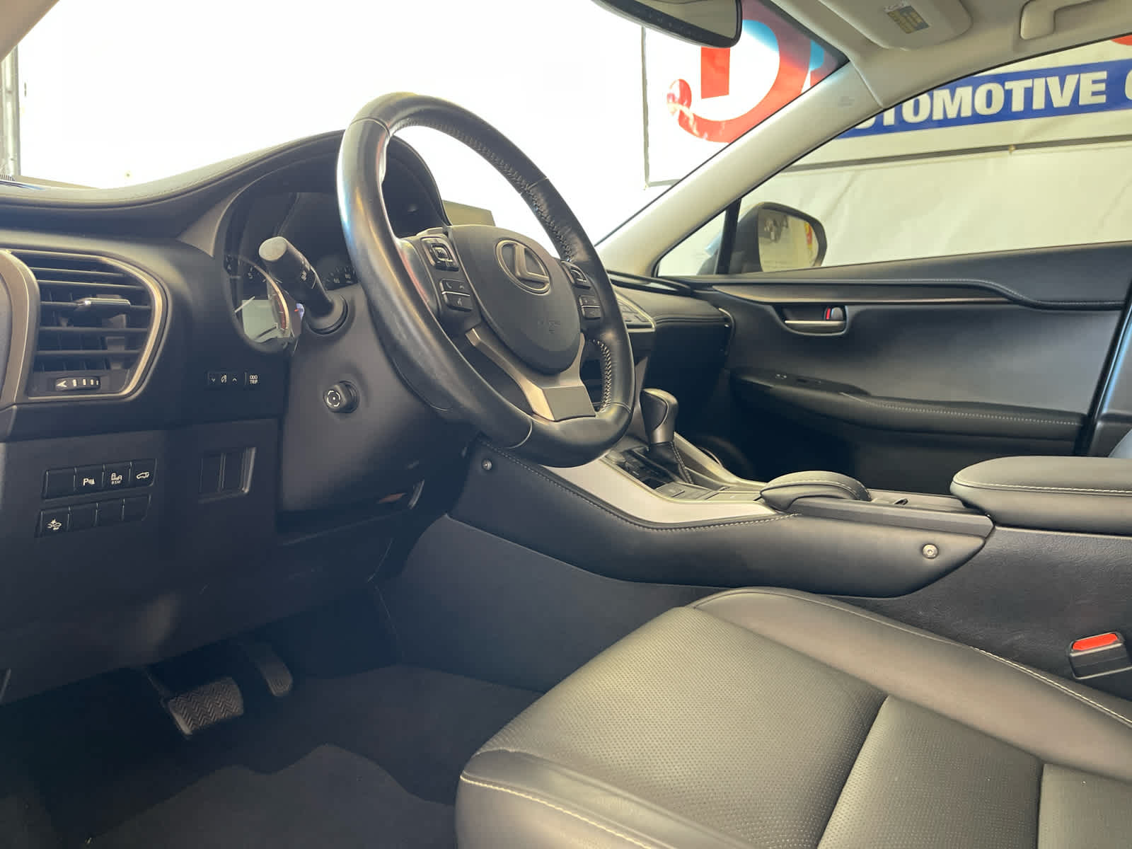 2016 Lexus NX 200t FWD 4dr