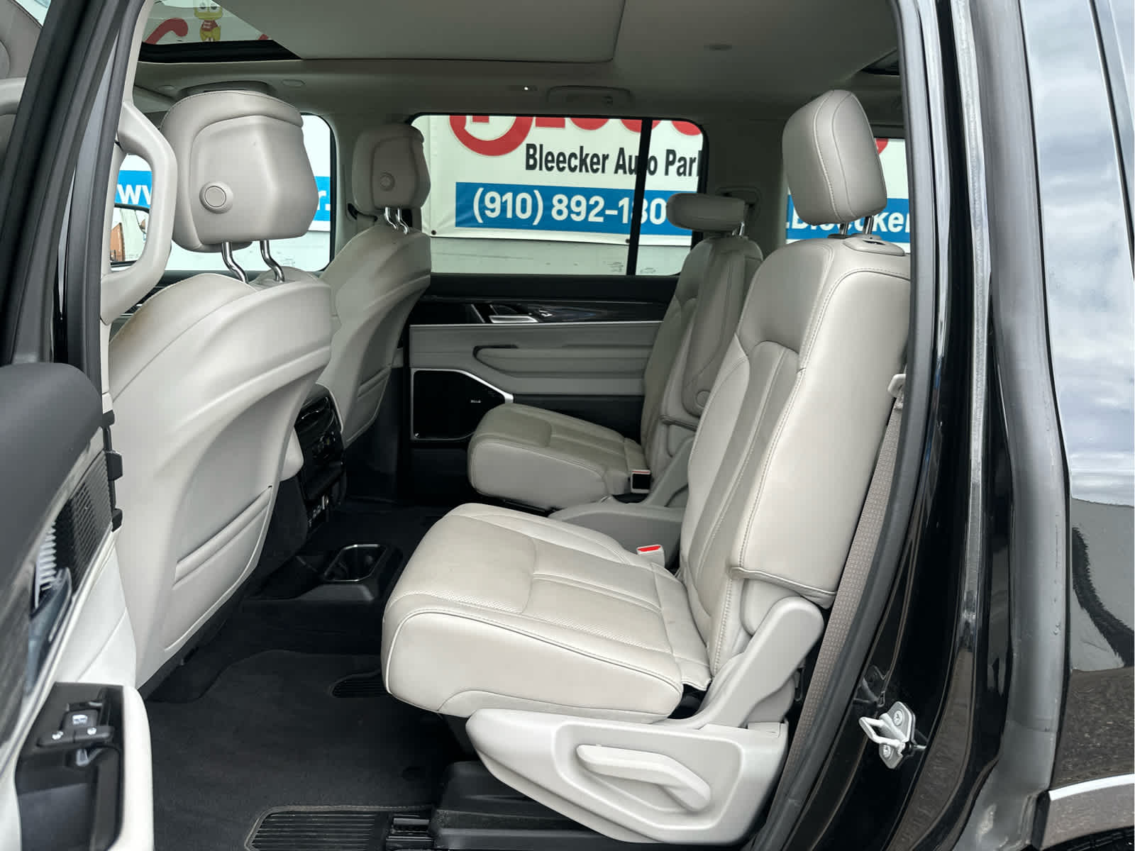 2022 Jeep Wagoneer Series III