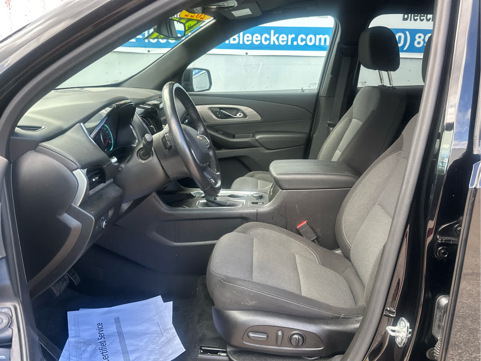 2022 Chevrolet Traverse LT Cloth