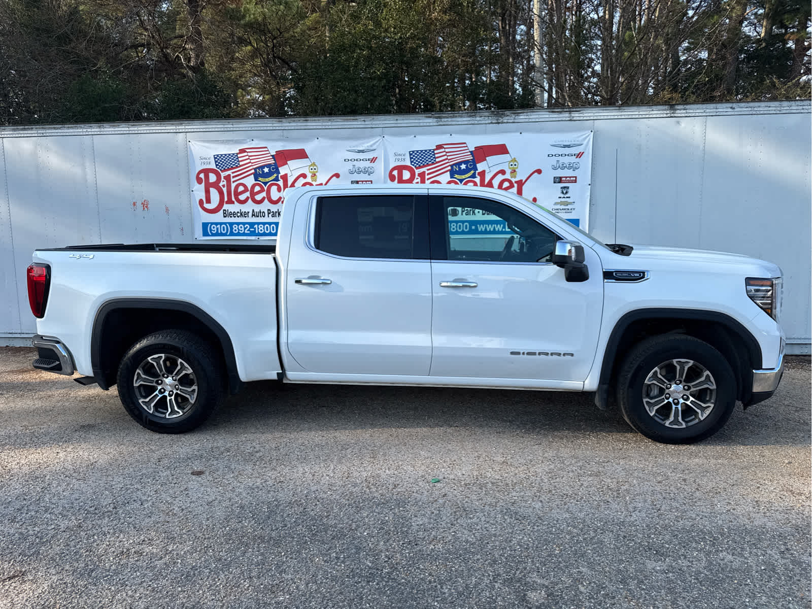 2024 GMC Sierra 1500 SLT