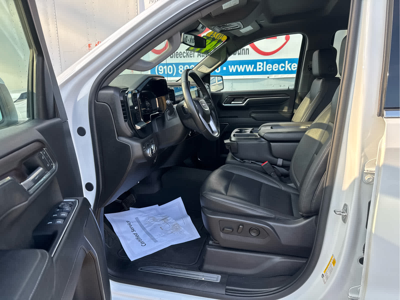 2024 GMC Sierra 1500 SLT