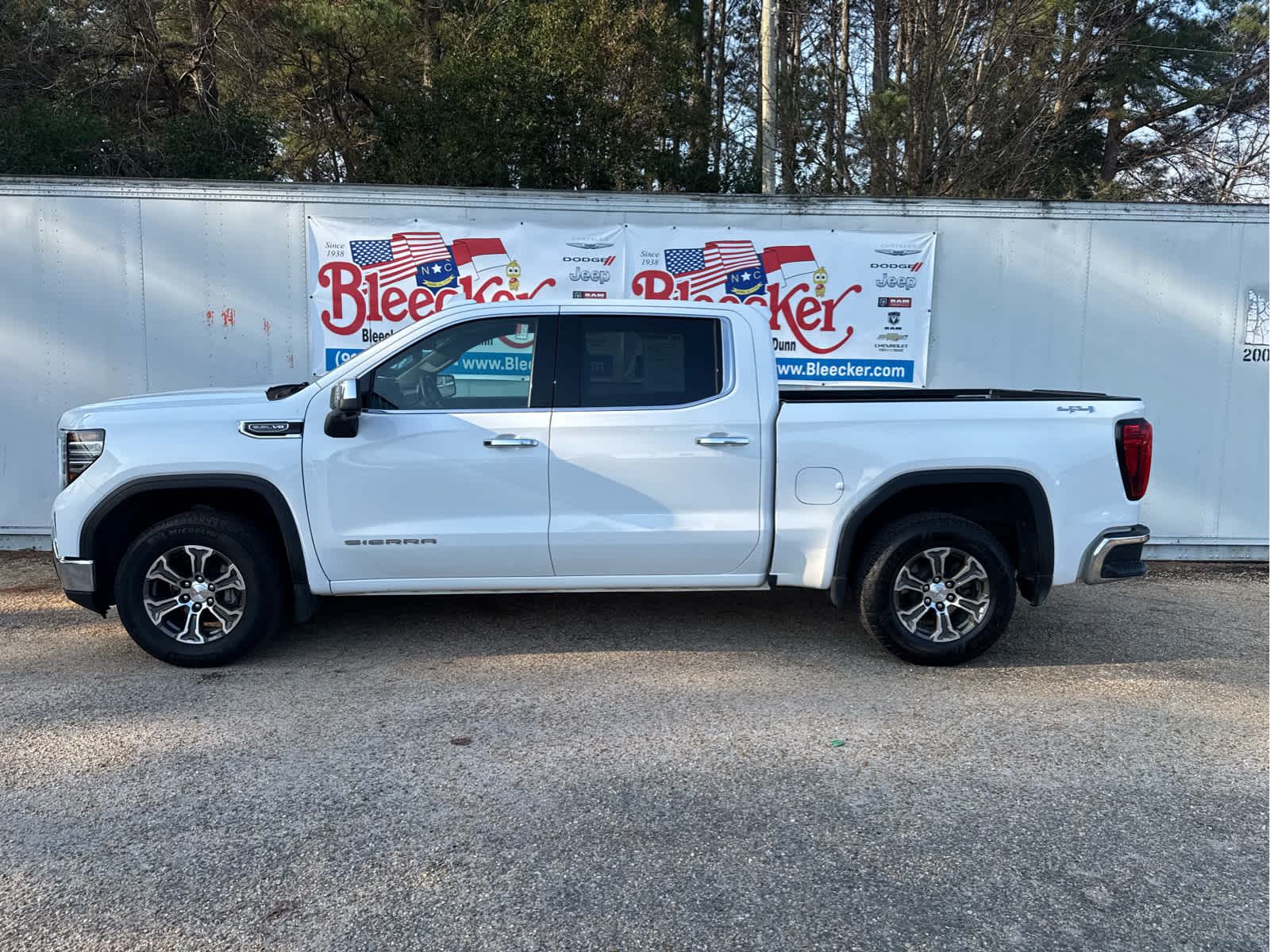 2024 GMC Sierra 1500 SLT