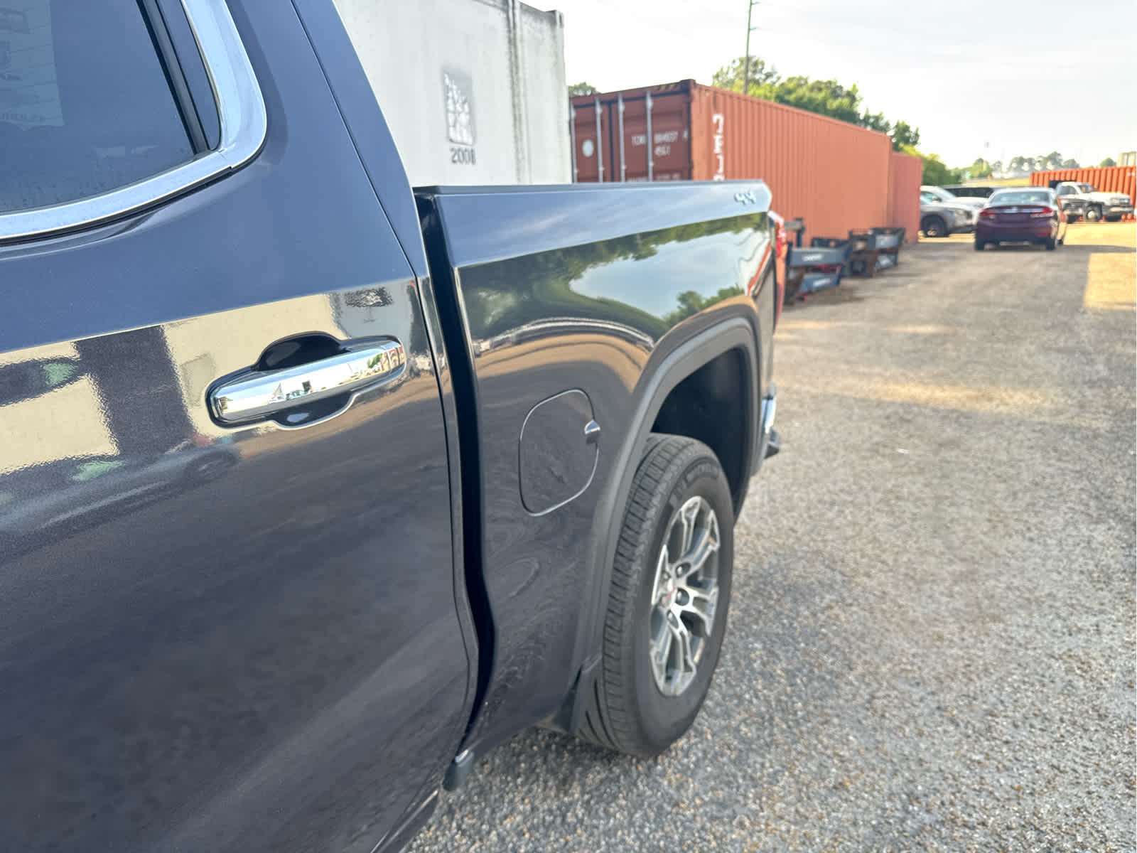 2025 GMC Sierra 1500 SLT