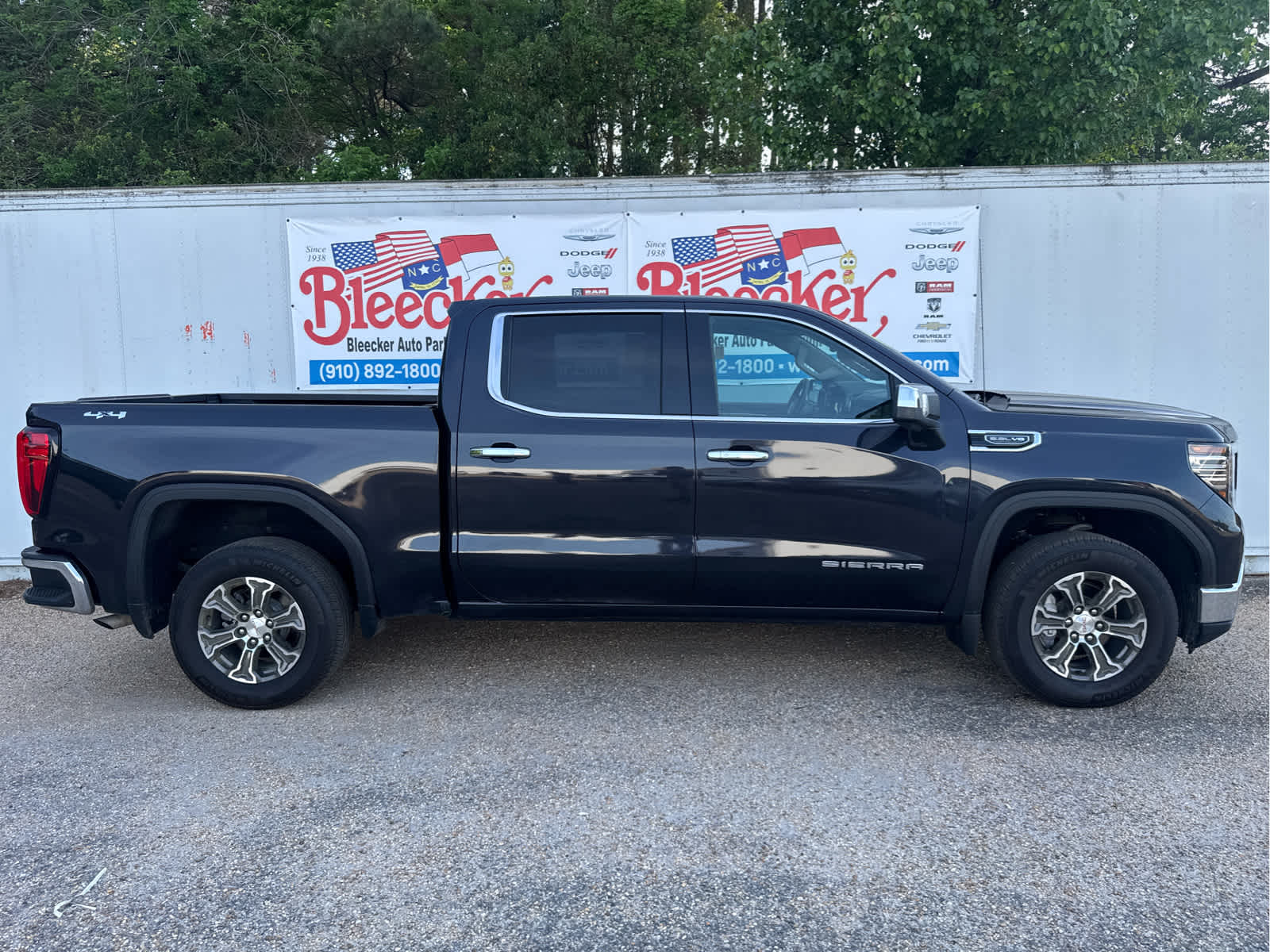 2025 GMC Sierra 1500 SLT