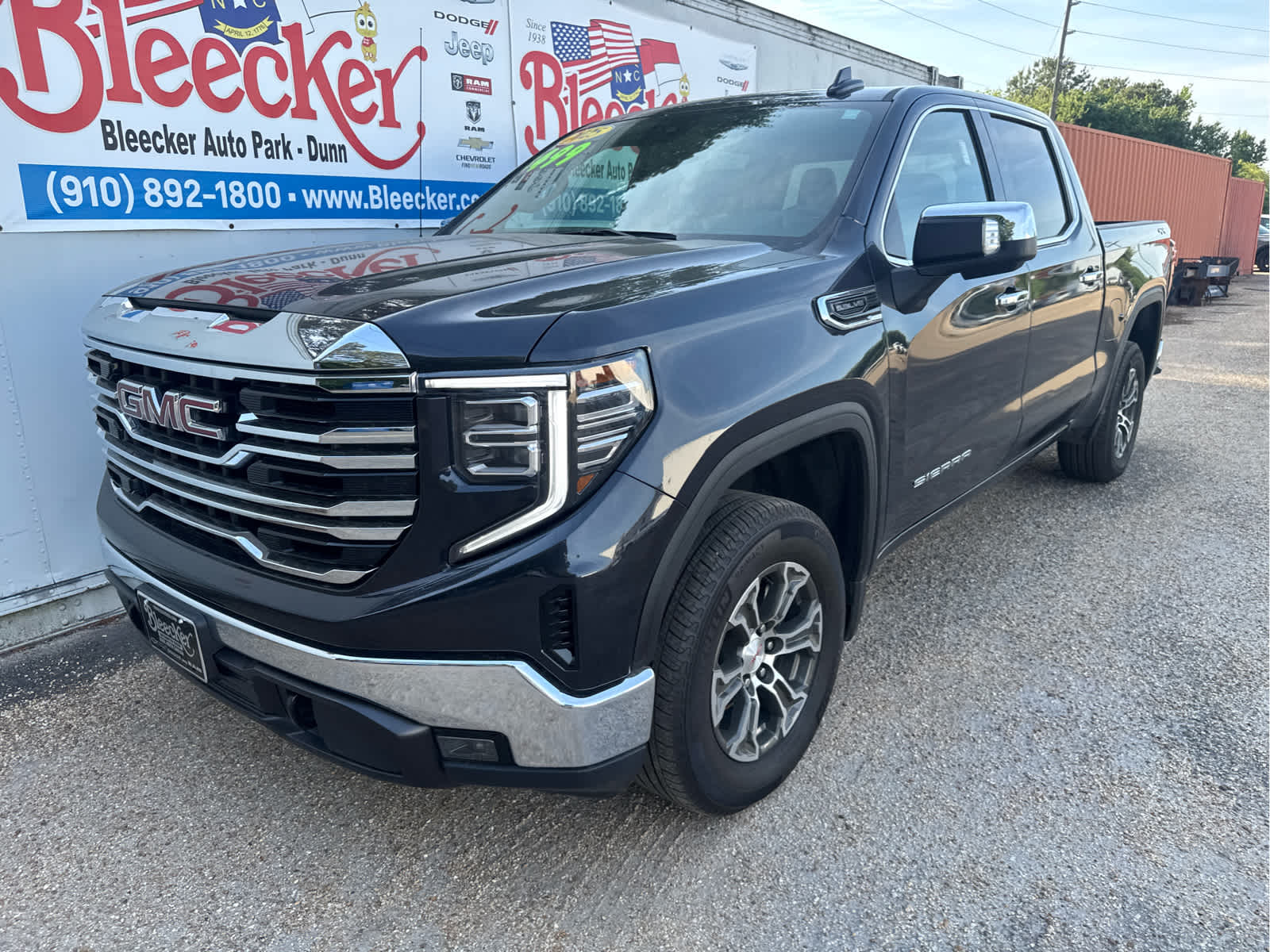 2025 GMC Sierra 1500 SLT