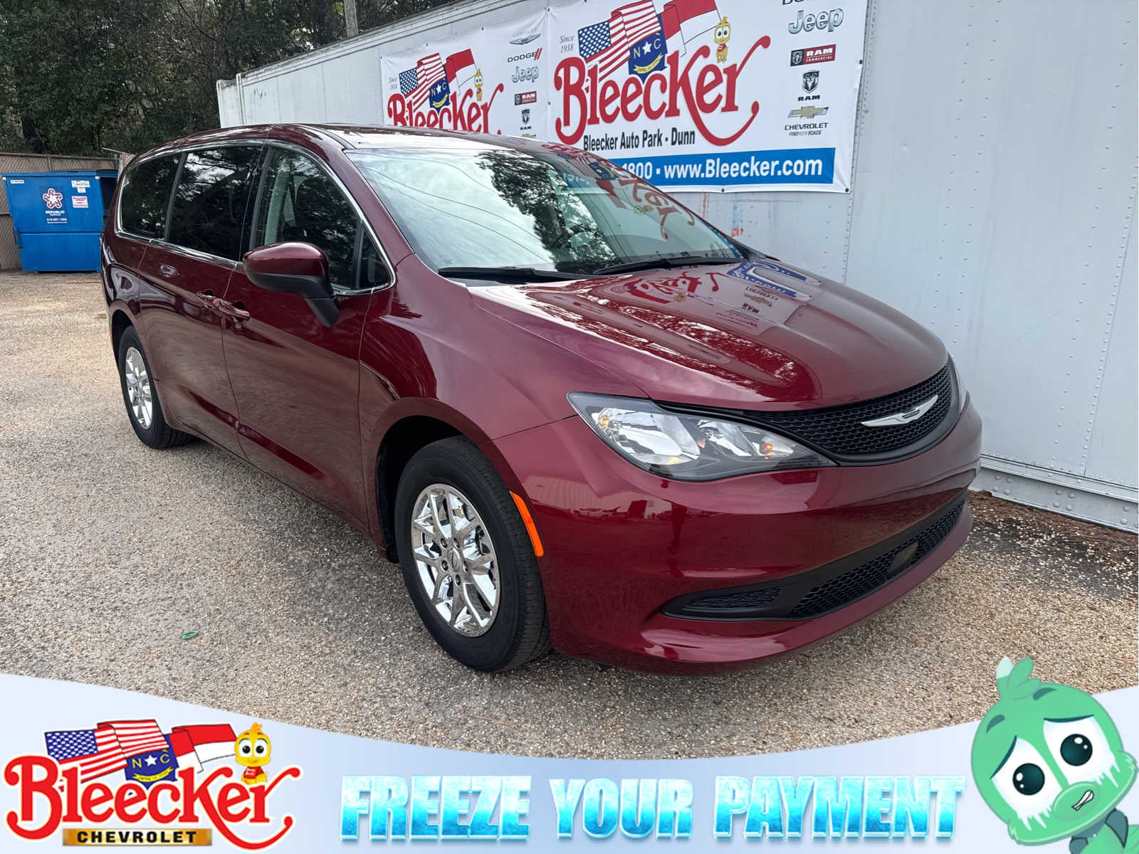 2023 Chrysler Voyager LX