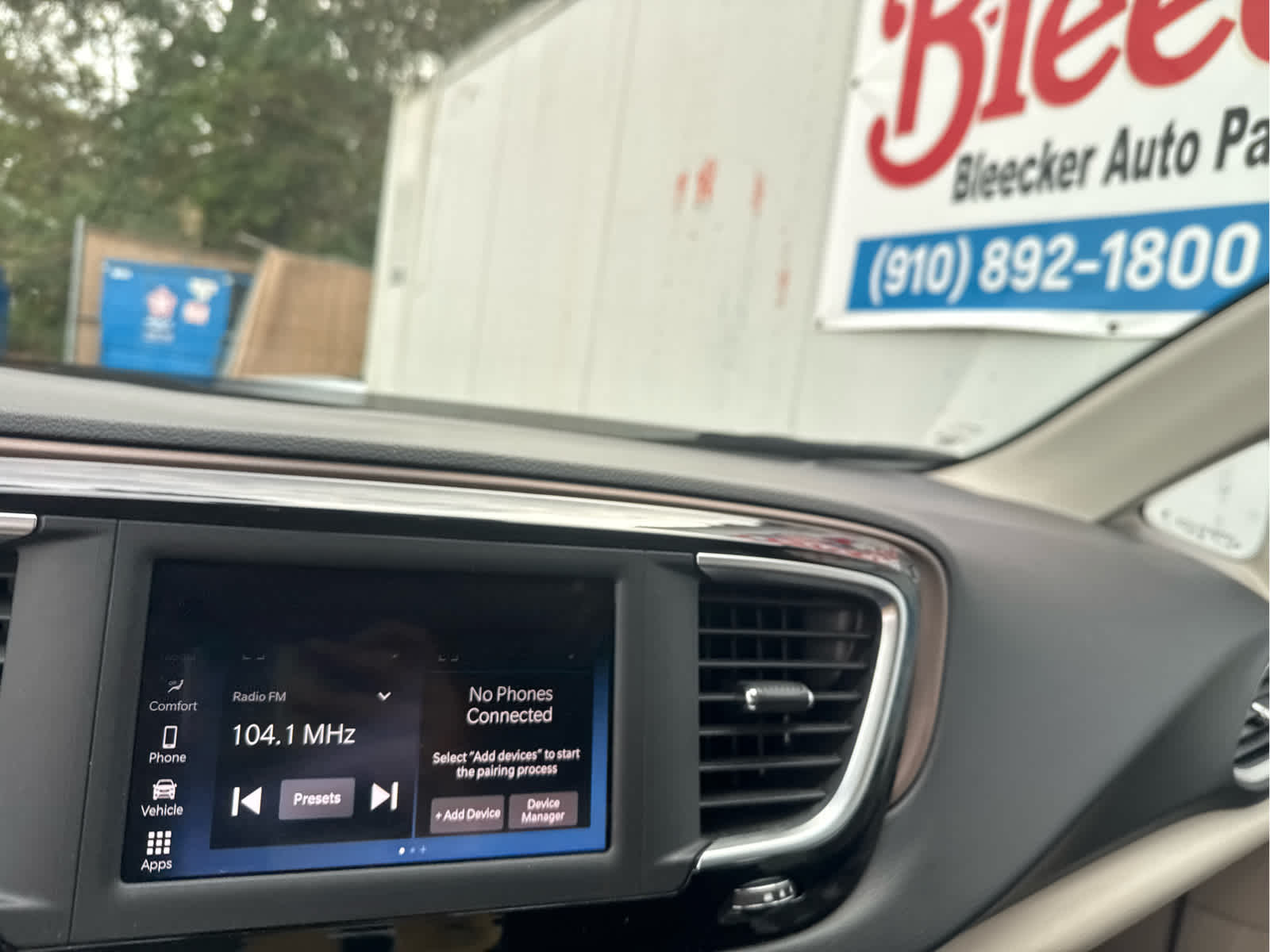 2023 Chrysler Voyager LX