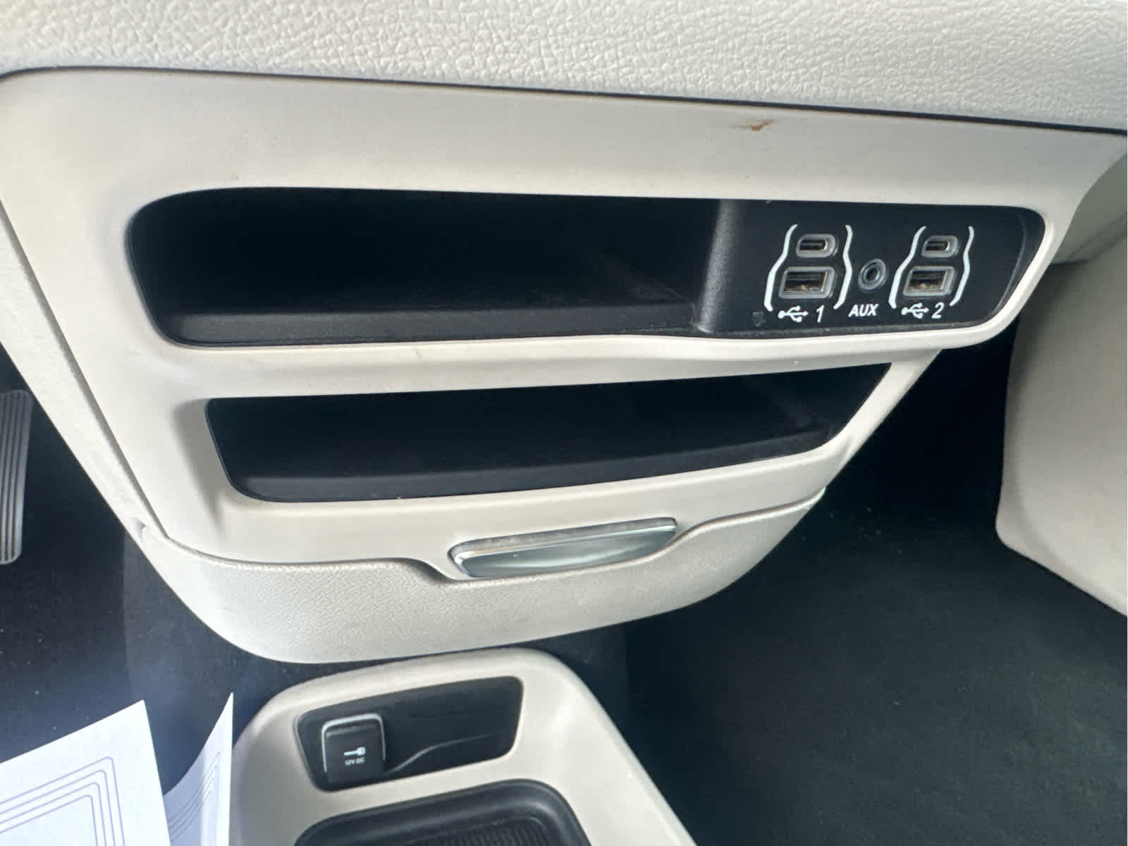 2023 Chrysler Voyager LX