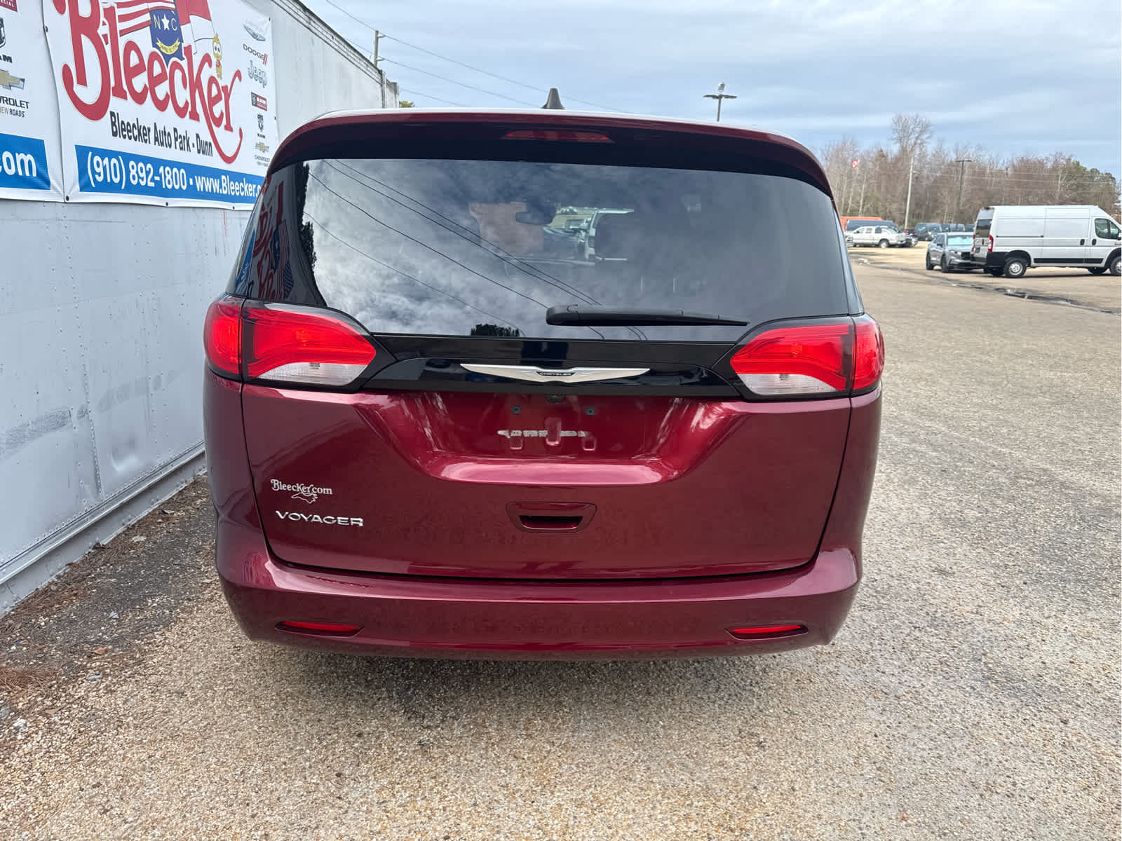 2023 Chrysler Voyager LX