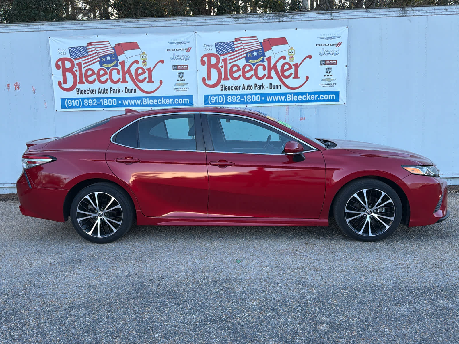 2020 Toyota Camry SE