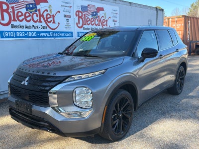 2023 Mitsubishi Outlander SE