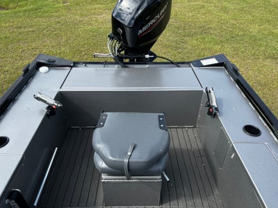 2024 Iowe Scorpion Stick Base